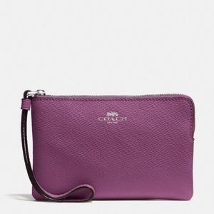 Coach leather wristlet NWT in mauve